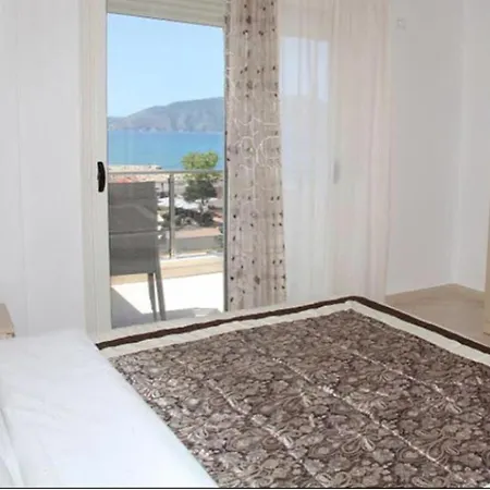 Martins * Vlora